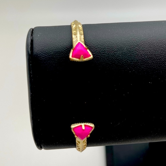 Kendra Scott Jewelry - Kendra Scott pink bracelet